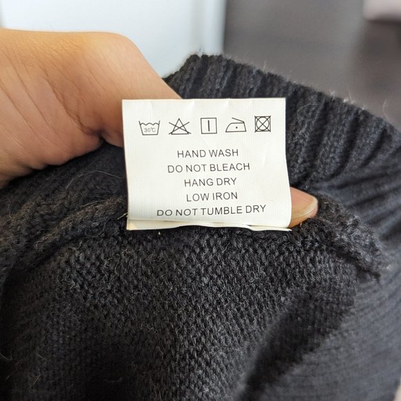 Few Moda Cable Pattern Sweater | Black, White | Size S - Picture 7 of 8